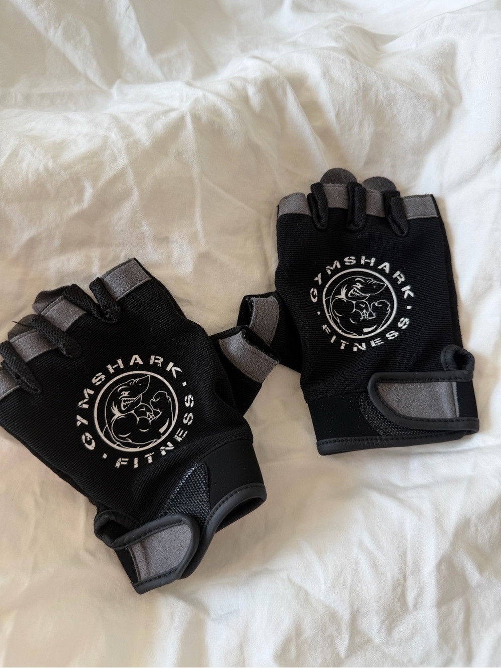 Gymshark Black and Gray Fingerless Weightlifting Gloves